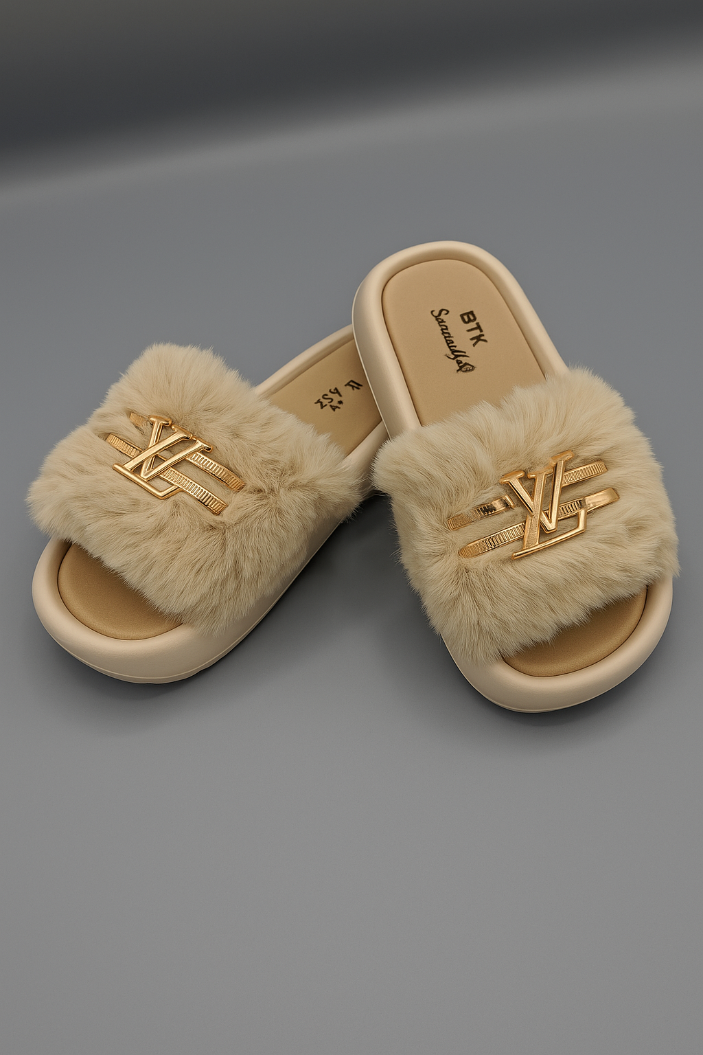 L-V Fur Slippers (Medicated)