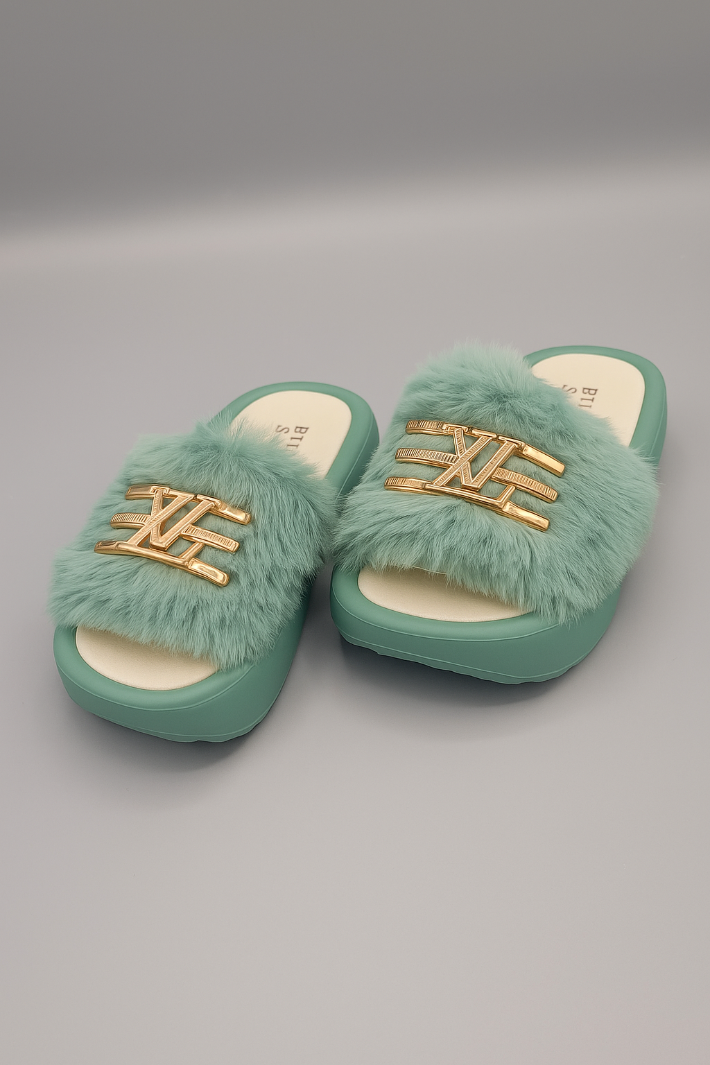 L-V Fur Slippers (Medicated)