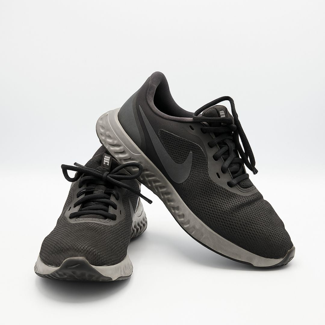 Nike Revolution